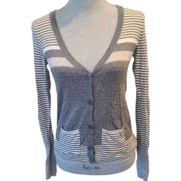 Bundle American Eagle Black Wash Distressed Jeggings Sweater and Cardigan - Picture 12 of 16